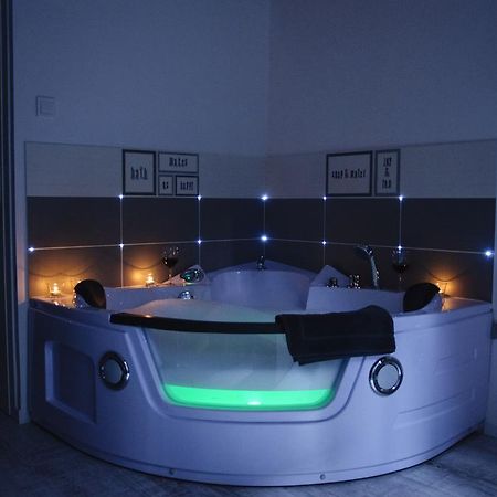 Bedrouse Jacuzzi Apartment Starowislna - Old Town Krakau Buitenkant foto