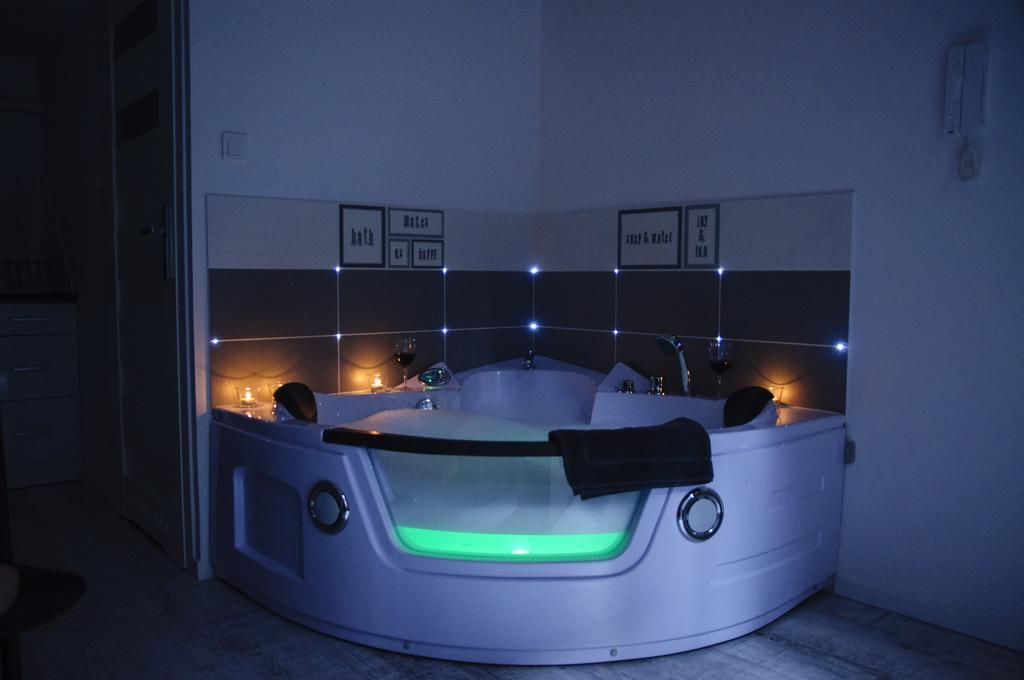 Bedrouse Jacuzzi Apartment Starowislna - Old Town Krakau Buitenkant foto
