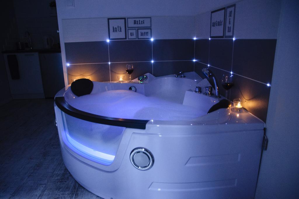 Bedrouse Jacuzzi Apartment Starowislna - Old Town Krakau Buitenkant foto