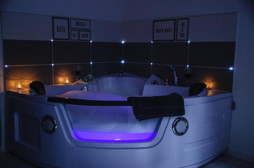 Bedrouse Jacuzzi Apartment Starowislna - Old Town Krakau Buitenkant foto